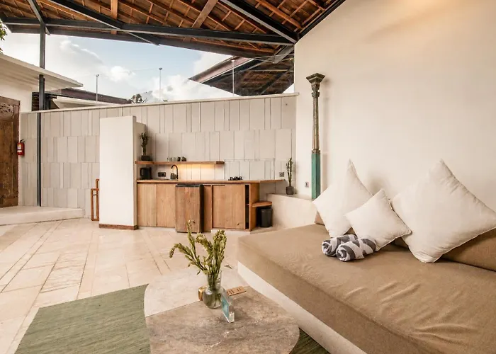 Serene 1br 800 To Echo Beach, With Pool 别墅